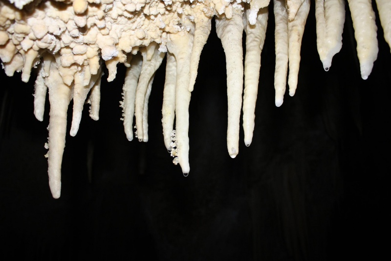 File:Stalactites3.jpg