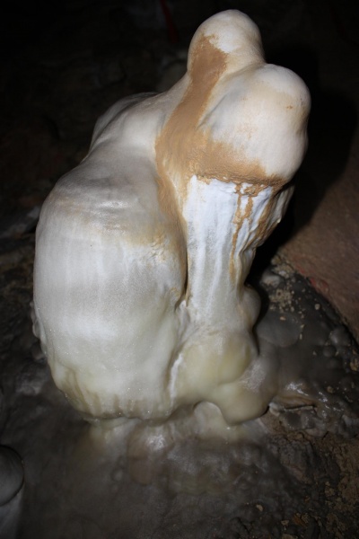 File:Soiled stalagmite.jpg